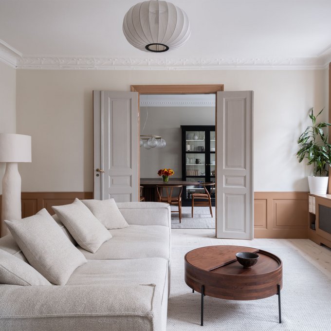 Fortid møder nutid i respektfuld renovering af københavnerlejlighed fra 1804