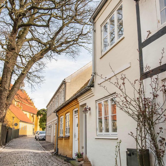Den grimme blå ælling - forvandling af et lille byhus i Faaborg fra år 1760